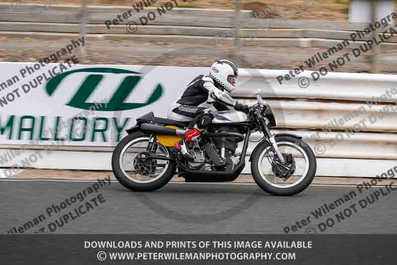 Vintage motorcycle club;eventdigitalimages;mallory park;mallory park trackday photographs;no limits trackdays;peter wileman photography;trackday digital images;trackday photos;vmcc festival 1000 bikes photographs